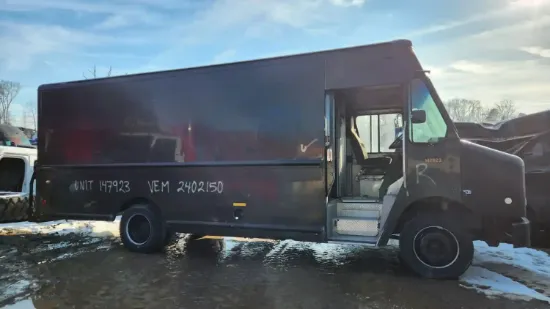 Picture of 2009-freightliner-mt55-chassis-truck-delivery